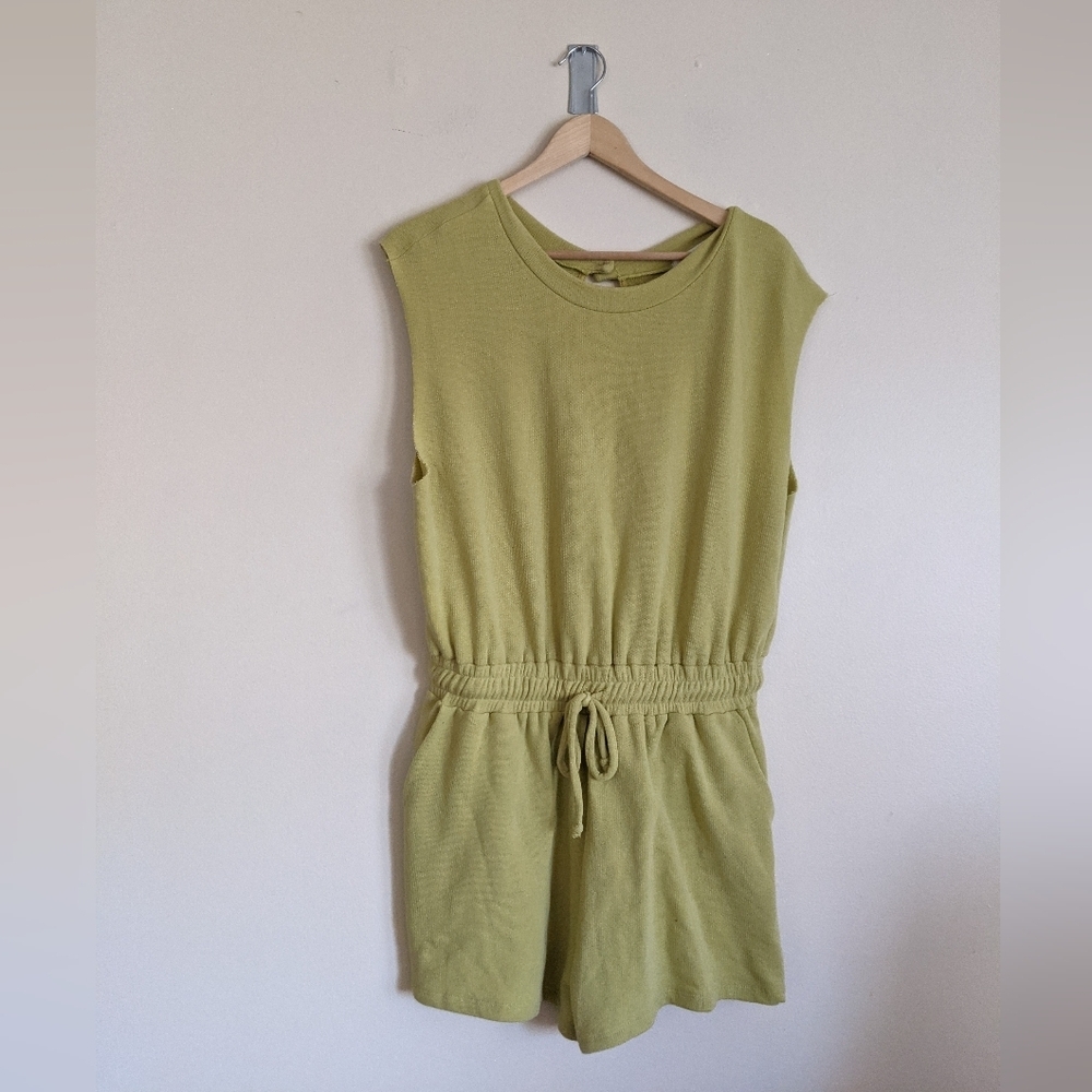 Bucketlist Green Sleeveless Romper – Size XL – Easy, Beachy Vibes
